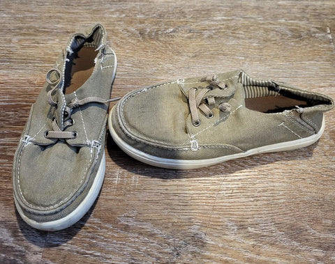 Magellan Outdoors shoes 13 (Lil' Kid)
