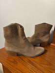 Bandolini Light brown boot like new 10 (Adult)