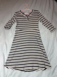 Old Navy Black & white stripped dress EUC 7