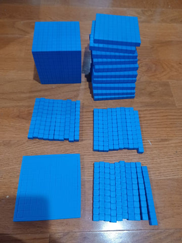 Learning Res Base 10 1000 cube , 10 ea 100s, 30 ea 10s, 100 ea 1s tiny damage to 100s Educational