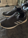 Adidas Black tennis shoes 8-1/2 (Adult)