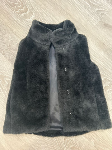 Unk Black fur vest 8