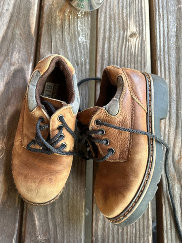 Oshkosh Brown boots 8 (Lil' Kid)