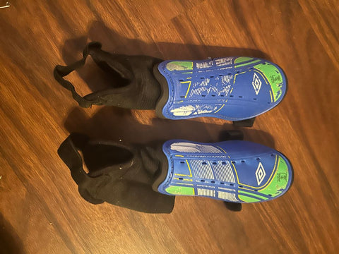 Soccer Umbro Soccer shin guards, youth x-small, good condition Ball Sports