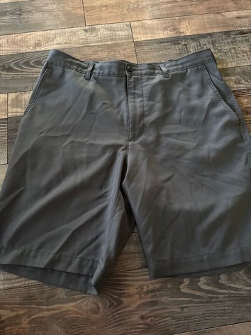 PGA tour Gray golf short 34