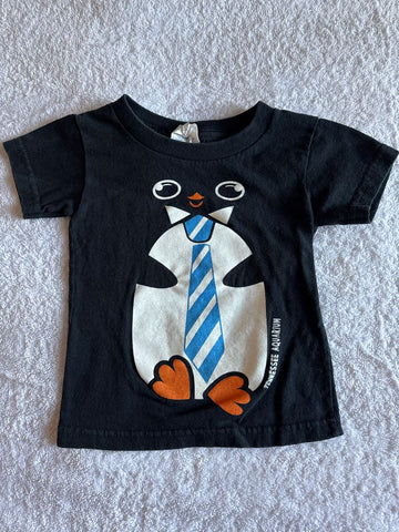 Gildan TN aquarium penguin T-shirt 2T