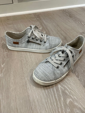 Blowfish Gray tennis shoes 10 (Adult)