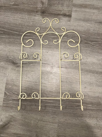 Hobby Lobby 20x13 plate/towel holder with hooks Decor