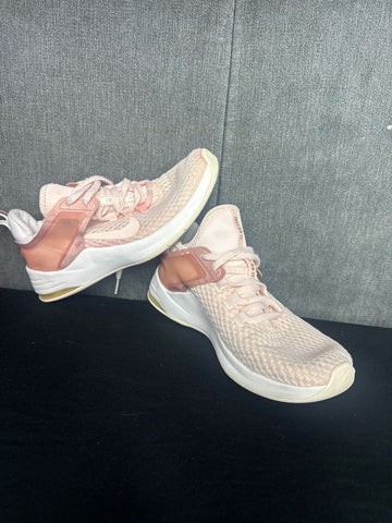 Nike EUC light pink tennis shoes 7 (Adult)