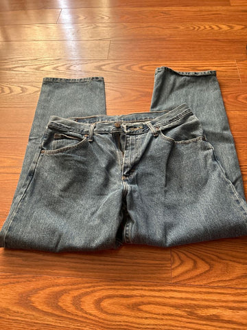 Wrangler premium Straight legged 33x30 30-32