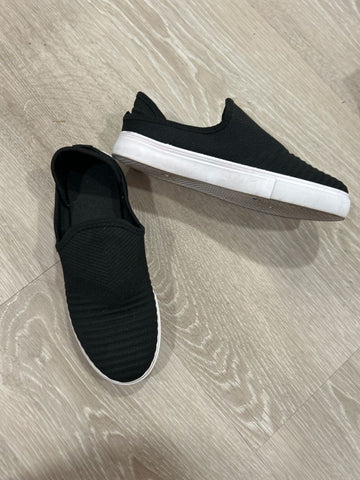 Danskin Black slip on shoes, so comfy EUC 8 (Adult)