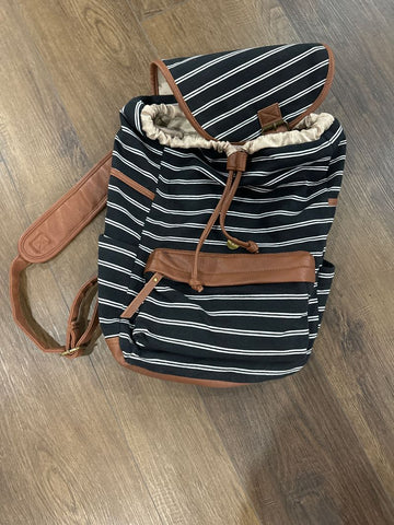 Madden girl Backpack navy and white great condition Bag