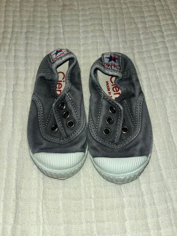 Cientas GUC EU size 21 fits size 5 5 (Lil' Kid)