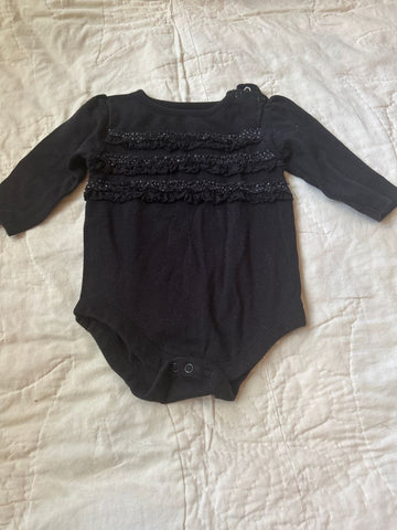 Garanimals 6 months Long sleeved, black ruffles  great condition 6-12 Months