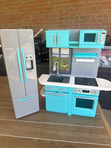 My Life Refrigerator and kitchen good used condition everything works Dolls and Accessories