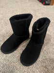 Lamo New black boots 4 (Big Kid)