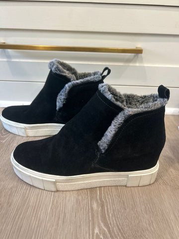 Dolce Vita Black fur booties, EUC 10 (Adult)