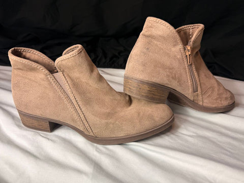 Time&Tru Brown booties EUC 7-1/2 (Adult)