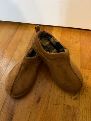 Wonder nation Brown house shoes 6 (Big Kid)