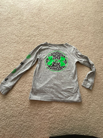 Under Armour Long sleeve tee. Some light piling. Pic is of back of shirt. 6T/6X