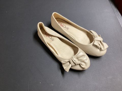 Red circle Cream ballet flats with bow 7-1/2 (Adult)