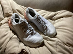 Under Armour Gray/white/pink 8 (Adult)