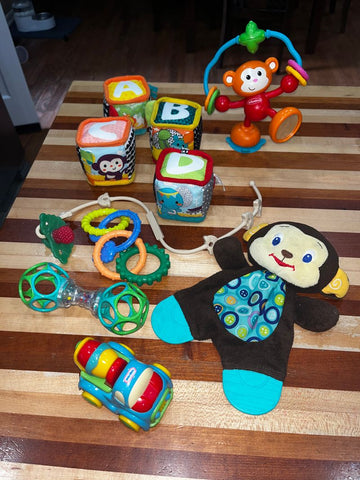 Misc. soft cubes, teethers Rotate monkey, car Infant (0-2 yrs)