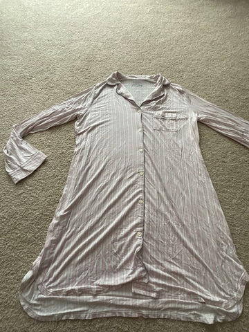 Victorias Secret Like new Button front sleep shirt/gown Women's - L