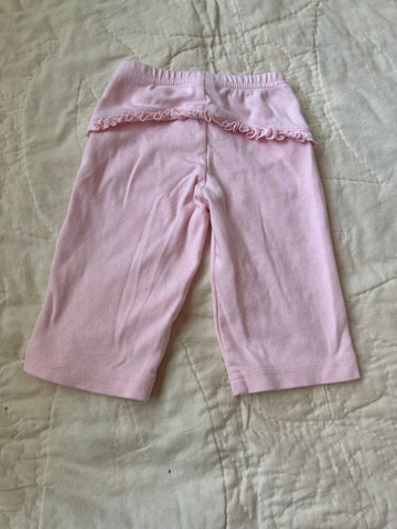 Carters 6 months, Pink pant, flat front ruffled back, good condtion 6-12 Months