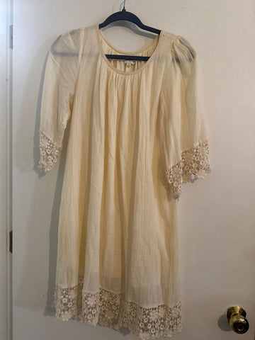 Umgee Cream dress with outline of lace Women's - M
