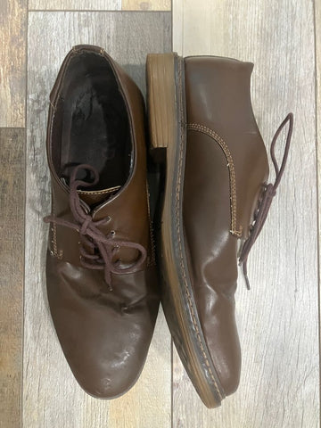 St. John's Bay Brown shoes, fair to good condition 7 (Big Kid)