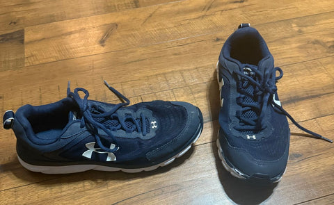 Under armor Navy shoes 11 (Adult)