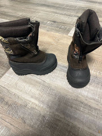 Itasca Lined boots. Like new 7 (Lil' Kid)