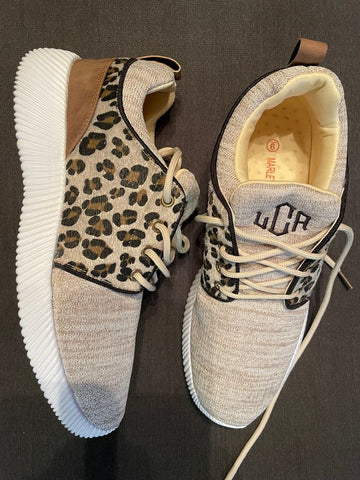 Marleylilly Light brown and leopard print shoe. Initials lac on tongue. 9 (Adult)