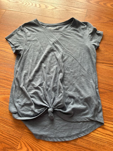 Abercrombie & fitch Soft and casual t with front knot Women's - M