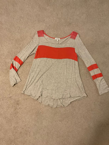 Hailey & Co Long sleeve boutique top. Color is tan heather and coral Women's - L