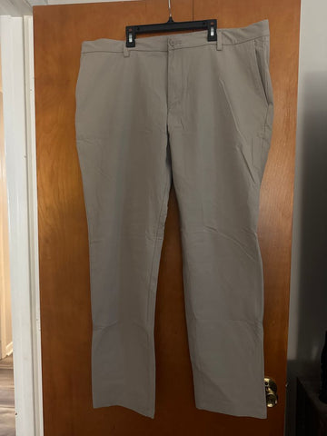 Vineyard Vines 40x32 On the go, Like New Condition, khaki pants 40