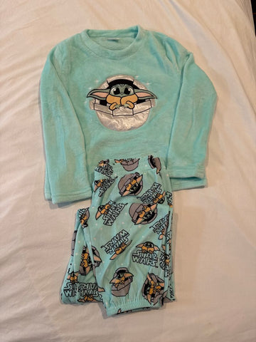 Disney 100 NWOT baby Yoda PJ fleece Women's 4