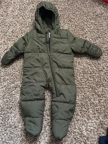 Old Navy Snowsuit 6-12 Months