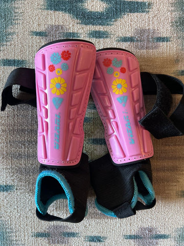 Little girls shin guards Pink little girls shin guards Ball Sports