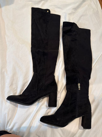 Liz Claiborne Black never worn boots 9-1/2 (Adult)