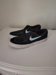 Nike Size 7Y Nike black and Mint green shoes good used condition 7 (Big Kid)