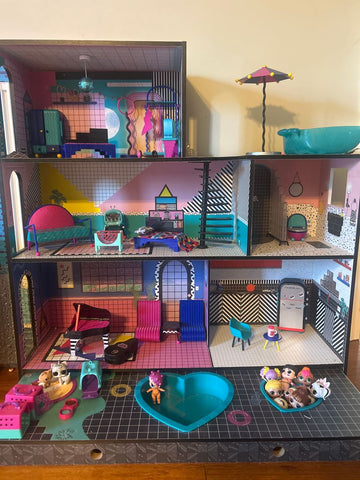 LOL dollhouse Over 3 feet tall, comes with dolls and accessories Dolls and Accessories