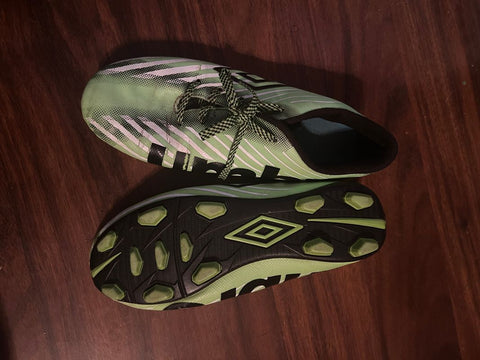 Soccer Umbro Soccer cleat, youth size 4, used-good condition Ball Sports