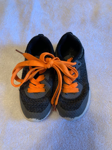 Dream Seek Gray tennis shoes with orange laces 10 (Lil' Kid)
