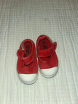 Chus Fits size 5. These were our favorites!! GUC 5 (Lil' Kid)