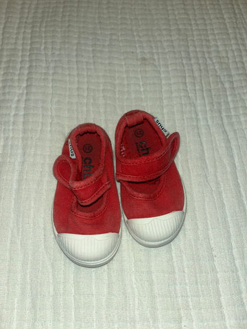 Chus Fits size 5. These were our favorites!! GUC 5 (Lil' Kid)
