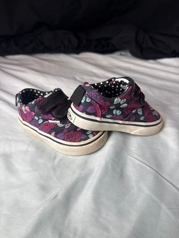 Vans Black floral GUC- average wear 5 (Lil' Kid)