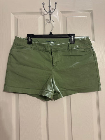 Old Navy Mid rise pixie shorts Women's 14