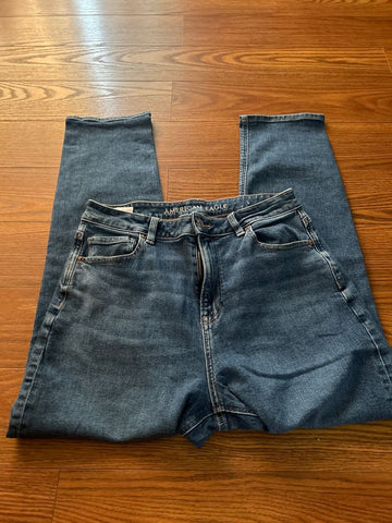 American Eagle Boyfriend straight non distressed flex jeans Women's 10
